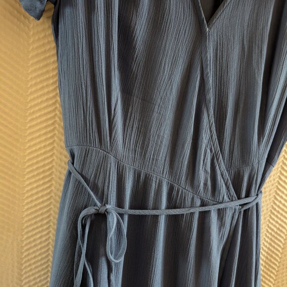 NWT Lulu's Heart of Marigold Denim Blue Wrap Maxi Dress Crepe Size Medium - Picture 9 of 16